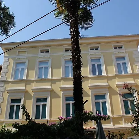 Guest house Alida 3*