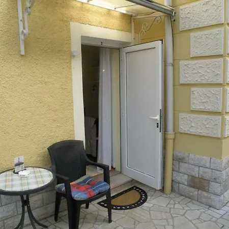 Alida Guest house